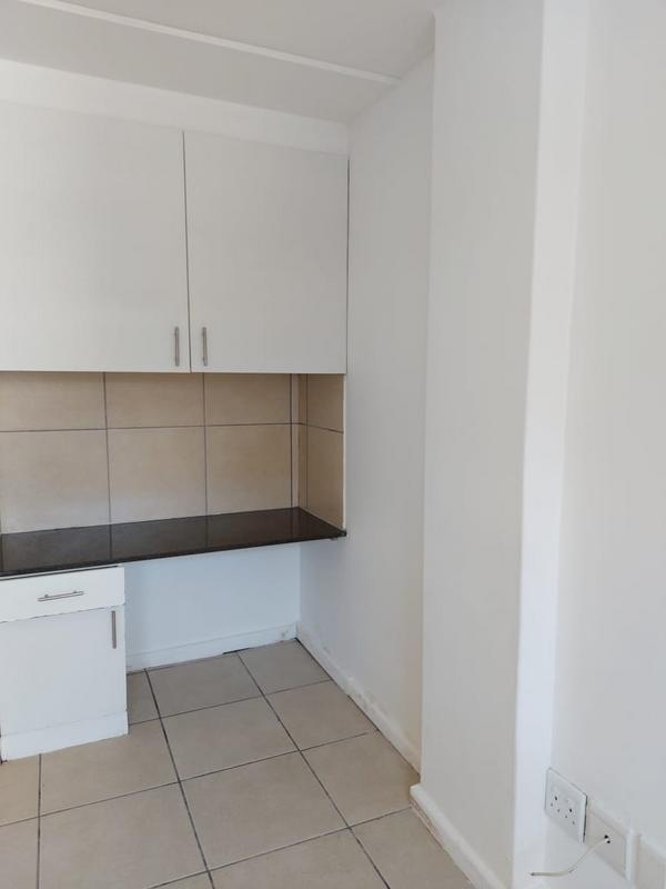 1 Bedroom Property for Sale in Kensington Western Cape